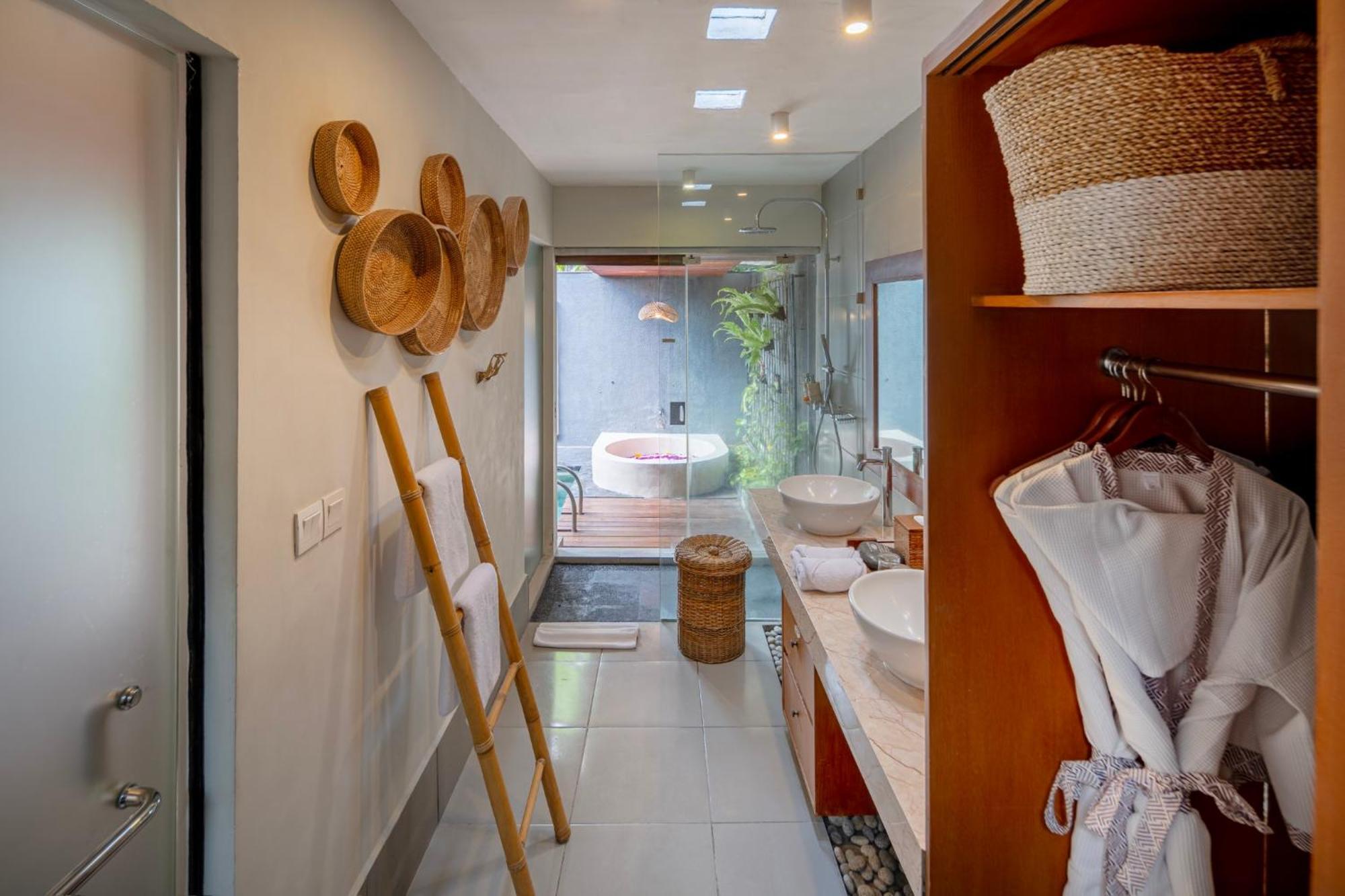 Seminyak Sanctuary Villa By Ini Vie Hospitality Legian Extérieur photo